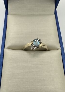 10K Yellow Gold Blue Gemstone & White Accent Ring Size 7 EMA 1.58g Vintage